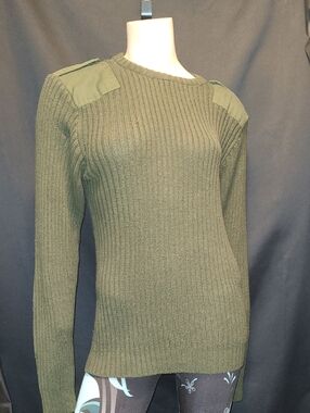 90's MILITAIRE WORLD FAMOUS Women’s Olive Green Ribbed Knit Sweater.